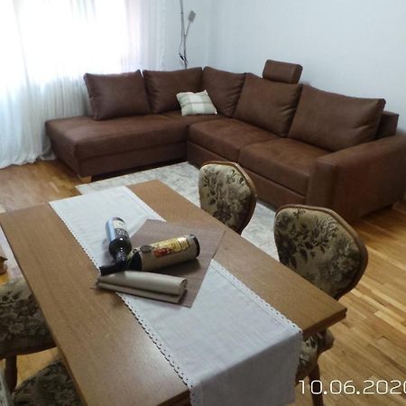 Walk Apartment Vukovar Exteriör bild