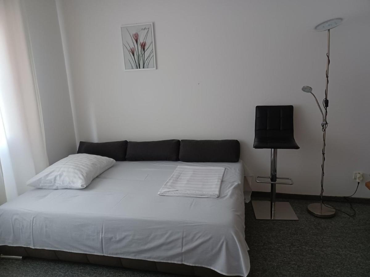 Walk Apartment Vukovar Exteriör bild